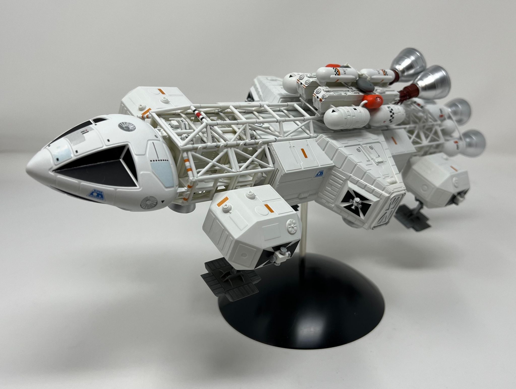 SPACE: 1999 Freighter Eagle 1/72スケール Amazon.com: MPC 14